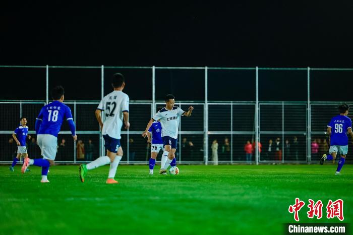 以村超上海赛区揭幕为契机，打造漕泾镇与榕江