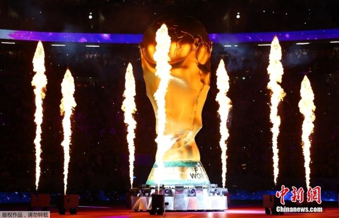 卡塔尔世界杯开幕夜狂欢与首战失利交织