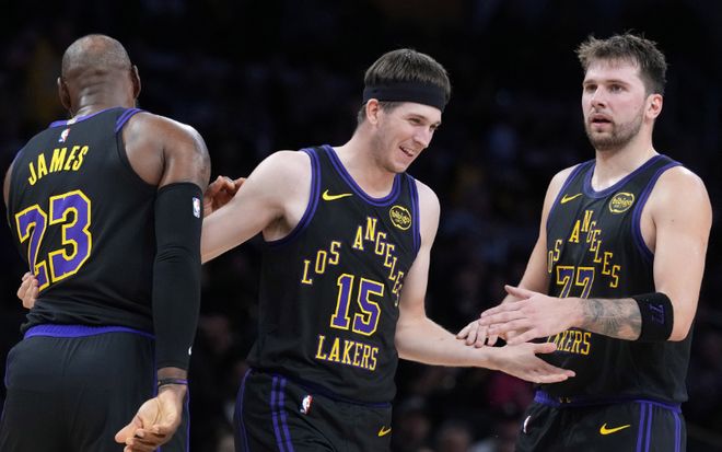 卢卡三双破科比纪录 湖人双核力克森林狼升至西