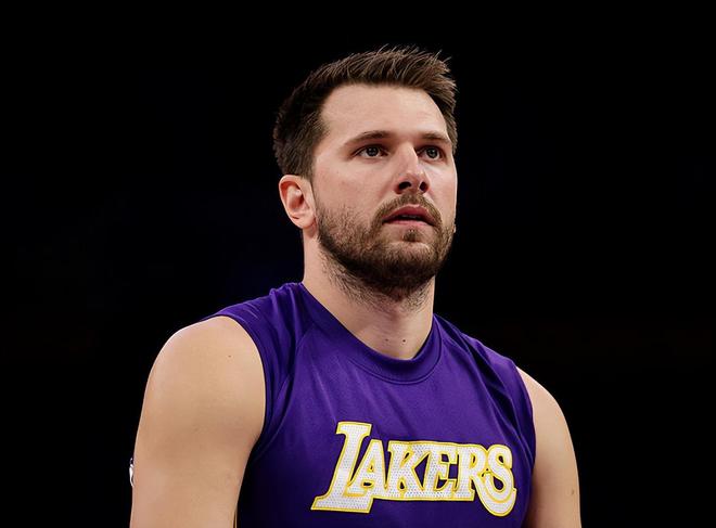 卢卡三双破科比纪录 湖人双核力克森林狼升至西