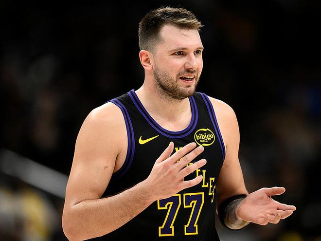 卢卡三双破科比纪录 湖人双核力克森林狼升至西