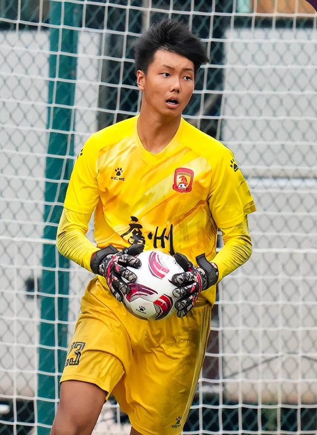 U17国足点球大战力克塔吉克斯坦，秦子牛双扑定