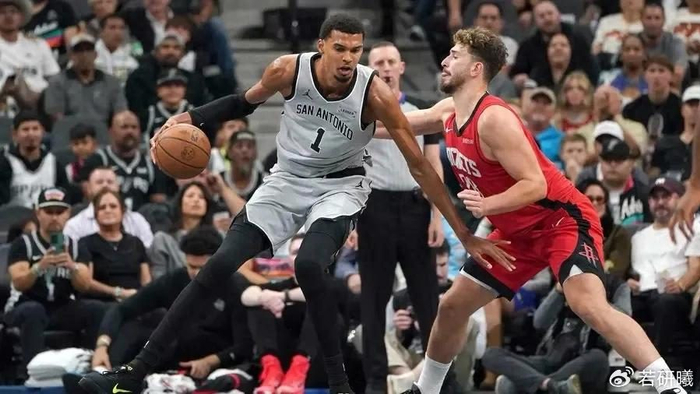 火箭惨败马刺 申京防守短板成致命伤
