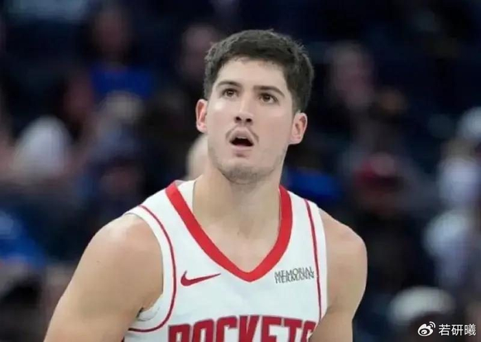 火箭惨败马刺 申京防守短板成致命伤