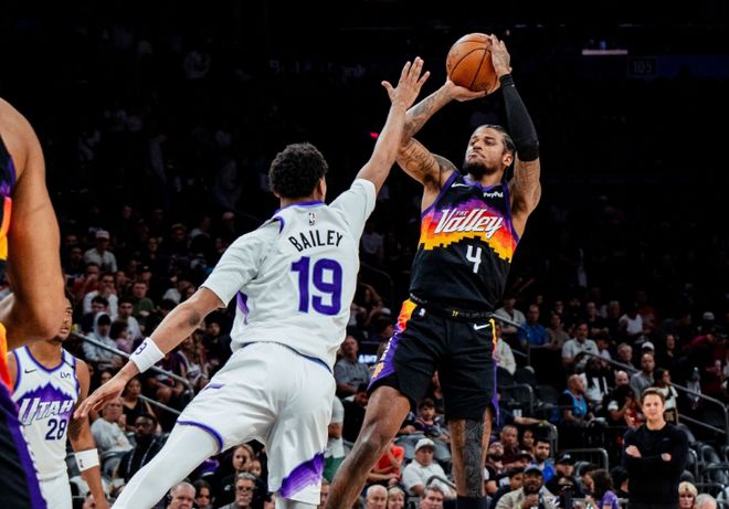 太阳主场大胜爵士 布克格林联手轰出30+助球队终