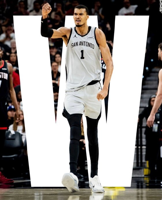 文班亚马提升进攻侵略性，与卡斯尔默契配合助