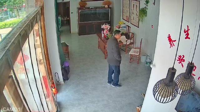 爱德华兹高中暴力打法引关注 未来联盟门面初现