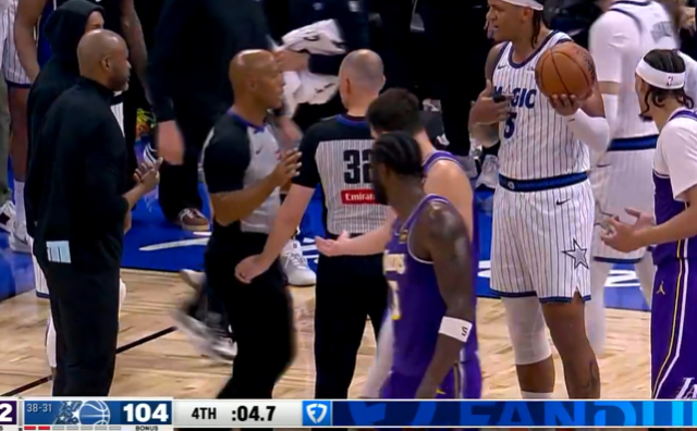 艾顿关键罚球失误成湖人失利关键