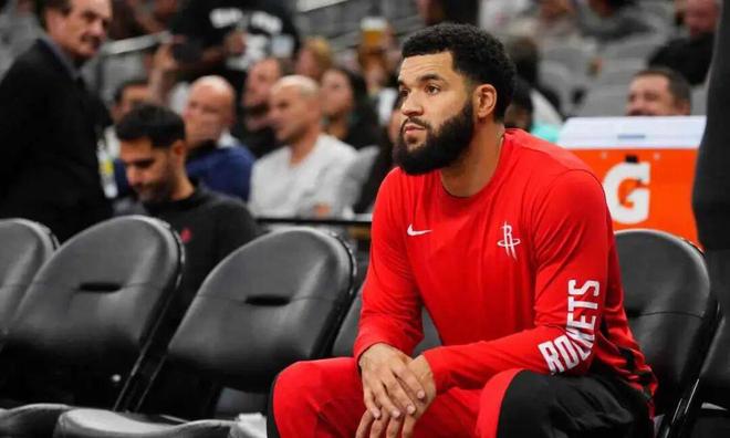 东契奇提前回归冲击湖人季后赛，火箭范弗利特