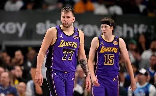 东契奇提前回归冲击湖人季后赛，火箭范弗利特